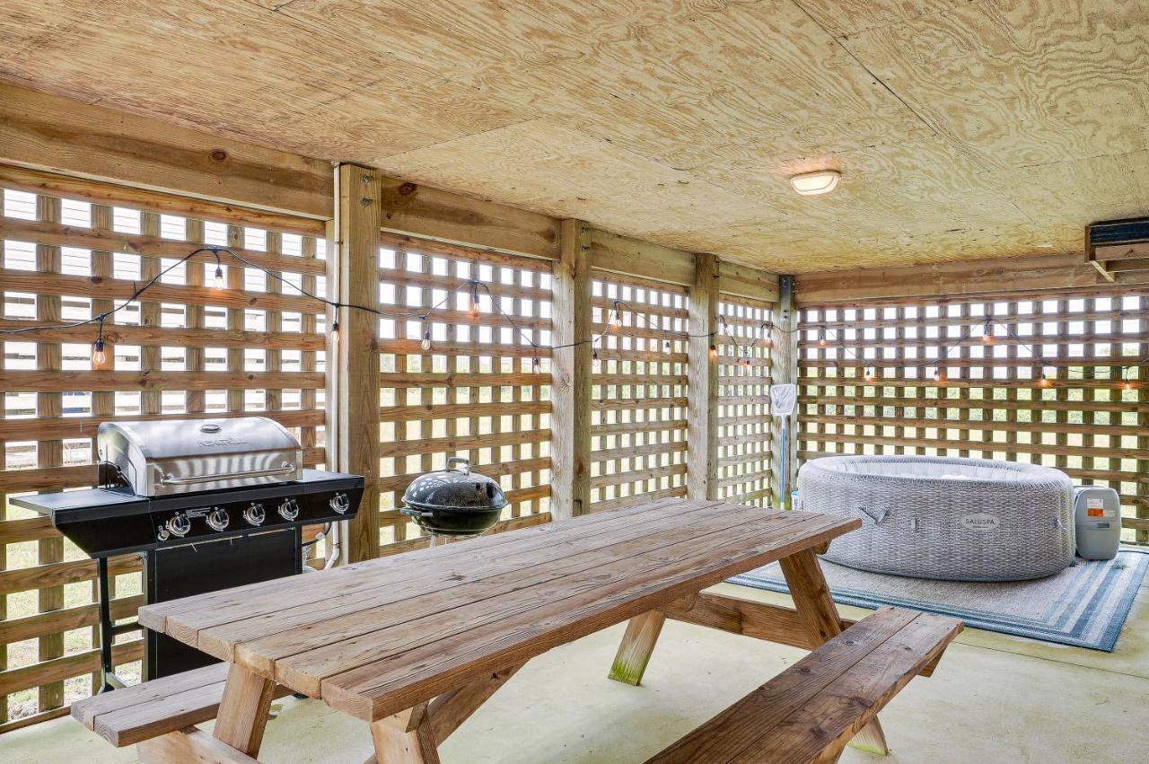 Nags Head Vacation Rental With Hot Tub Near Beach! ภายนอก รูปภาพ